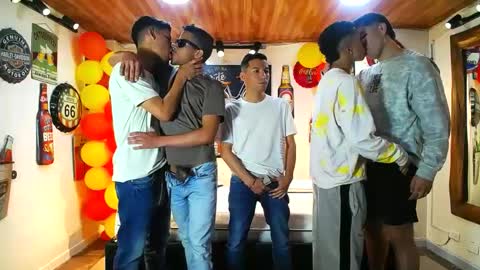 Snapshot of backyardigans chatting on February 14, 6:40 pm backyardigans online show from February 14, 6:40 pm