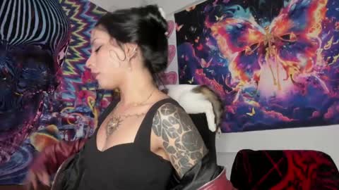 Snapshot of bad_cherry chatting on May 27, 12:40 am Bratty Lanita - independent online show from May 27, 12:40 am