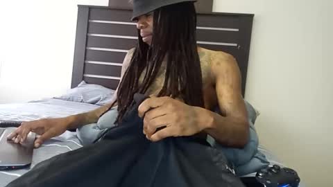 Snapshot of bad_dawgg chatting on January 19, 8:40 am rastafaria online show from January 19, 8:40 am