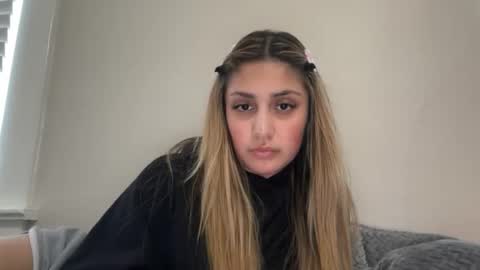 badbihdani18 online show from June 6, 2:27 am