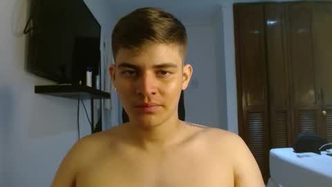 badbunny_69_ online show from March 17, 3:44 am