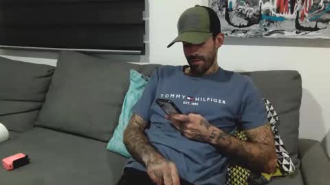 Snapshot of badcouple_ chatting on September 20, 4:46 am BadCouple  online show from September 20, 4:46 am