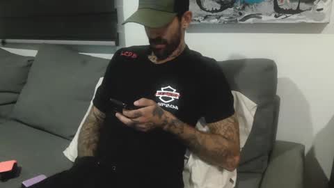 Snapshot of badcouple_ chatting on September 26, 11:42 pm BadCouple  online show from September 26, 11:42 pm