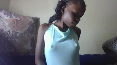 Snapshot of baddie_floxxy chatting on May 2, 7:30 pm baddie_floxxy online show from May 2, 7:30 pm