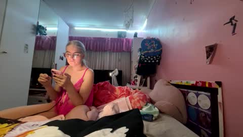 Snapshot of baddieprettypussy chatting on April 14, 4:13 pm baddieprettypussy online show from April 14, 4:13 pm