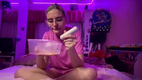 Snapshot of baddieprettypussy chatting on May 27, 1:52 pm baddieprettypussy online show from May 27, 1:52 pm