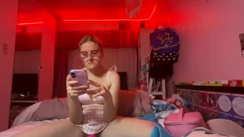 Snapshot of baddieprettypussy chatting on June 2, 3:47 pm baddieprettypussy online show from June 2, 3:47 pm