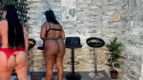 Snapshot of badgirls_000 chatting on January 13, 11:15 am candy and dayan online show from January 13, 11:15 am