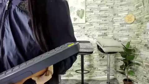 Snapshot of badgirls_000 chatting on January 15, 11:04 am candy and dayan online show from January 15, 11:04 am