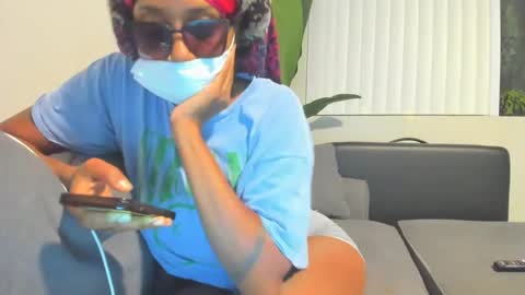 Snapshot of badgurldnay chatting on October 20, 4:13 am badgurldnay online show from October 20, 4:13 am