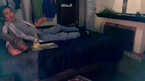 Snapshot of badhombremx chatting on March 8, 4:45 am Mexican livin Off the Wall online show from March 8, 4:45 am