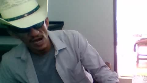 Snapshot of badhombremx chatting on March 8, 10:02 pm Mexican livin Off the Wall online show from March 8, 10:02 pm