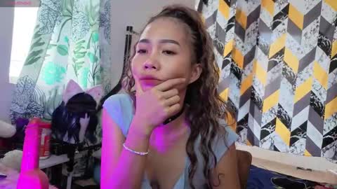 badlilbambi online show from September 14, 12:32 am