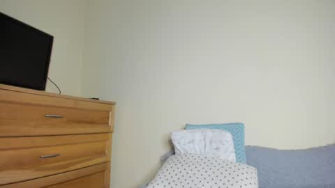 Snapshot of badmodel_ chatting on February 19, 2:23 pm Name online show from February 19, 2:23 pm