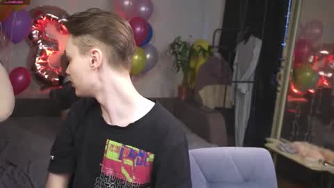 badtwinkboys online show from March 15, 7:14 am