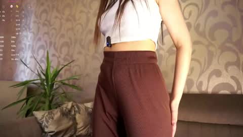 Snapshot of bae_miamor chatting on May 9, 7:02 am Hello my name is Ariella online show from May 9, 7:02 am