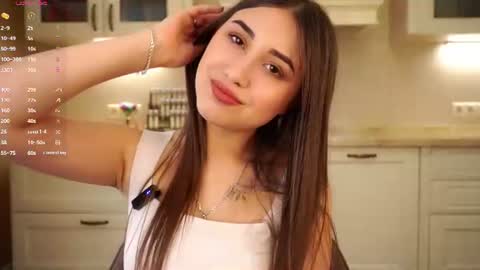 Snapshot of bae_miamor chatting on June 11, 10:13 am Hello my name is Ariella online show from June 11, 10:13 am