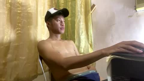 baggage00 online show from April 7, 6:58 am