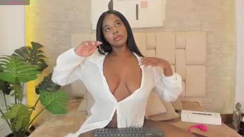 Snapshot of bahamadia_ chatting on July 10, 3:44 am bahamadia_ online show from July 10, 3:44 am