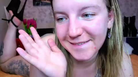 holly online show from May 16, 2:16 pm
