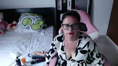sandra online show from October 19, 3:23 pm