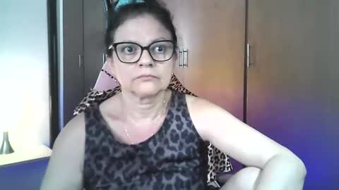 Snapshot of bailarina_atrevida chatting on May 9, 7:19 pm sandra online show from May 9, 7:19 pm