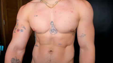 Snapshot of bain_aaron chatting on April 17, 5:21 am bain_aaron online show from April 17, 5:21 am