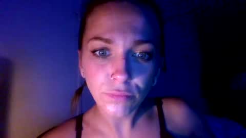 bakedroll333 online show from August 1, 4:45 am