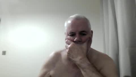 Snapshot of baker242 chatting on February 7, 9:40 pm Baker242 online show from February 7, 9:40 pm