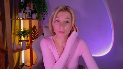 Snapshot of balerinacappuccino_ chatting on May 24, 11:04 am Elly online show from May 24, 11:04 am