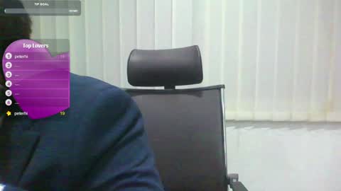 Snapshot of ballbustingslave1987nolimits chatting on December 10, 1:11 pm Ballbusting Slave online show from December 10, 1:11 pm