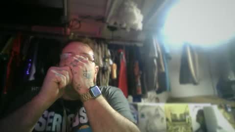 Snapshot of balls_deep_209 chatting on November 17, 1:33 am boton online show from November 17, 1:33 am