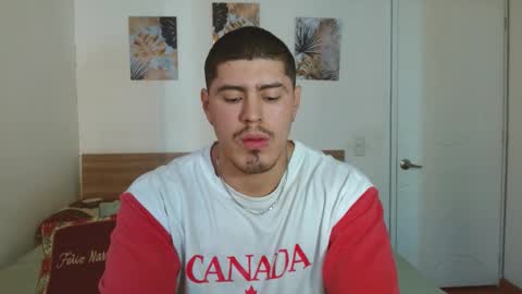 Snapshot of baltazardupont chatting on December 3, 1:32 pm Andres - online show from December 3, 1:32 pm