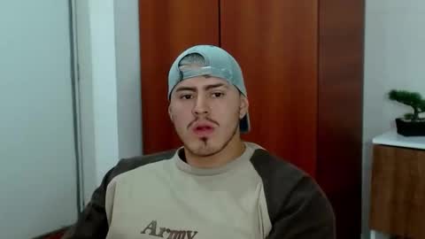 Snapshot of baltazardupont chatting on February 25, 1:50 pm Andres - online show from February 25, 1:50 pm