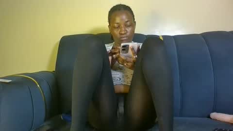 Snapshot of bambi_blush chatting on November 29, 11:08 pm bambi online show from November 29, 11:08 pm