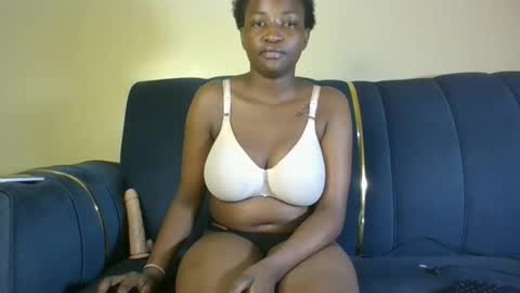 Snapshot of bambi_blush chatting on December 5, 7:54 pm bambi online show from December 5, 7:54 pm