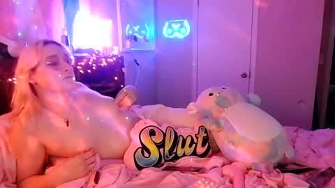 Snapshot of bambibimbosparkles chatting on February 13, 9:38 pm Bambi Sparkles TS online show from February 13, 9:38 pm