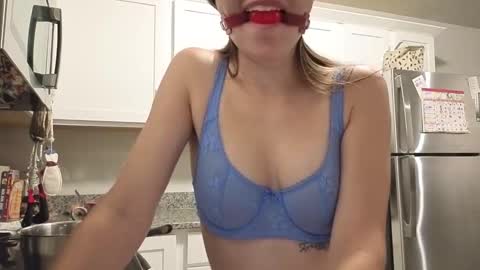 bambifarrina online show from November 9, 5:28 am