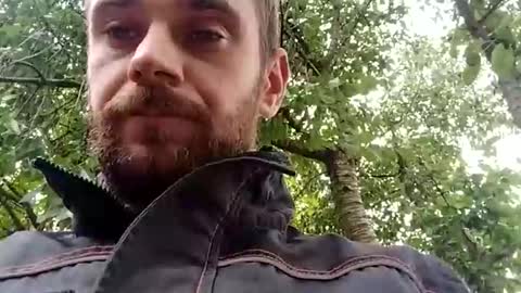 Snapshot of bananek98 chatting on October 4, 8:23 am bananek online show from October 4, 8:23 am