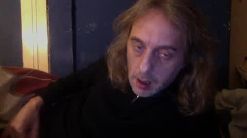 Snapshot of bangintoleather chatting on December 30, 2:31 am bangintoleather online show from December 30, 2:31 am