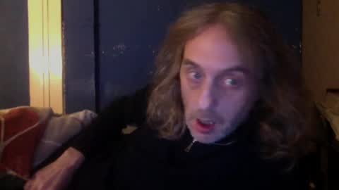 Snapshot of bangintoleather chatting on January 4, 1:42 am bangintoleather online show from January 4, 1:42 am