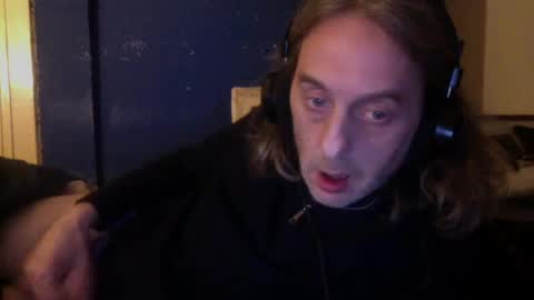 Snapshot of bangintoleather chatting on January 10, 2:46 am bangintoleather online show from January 10, 2:46 am