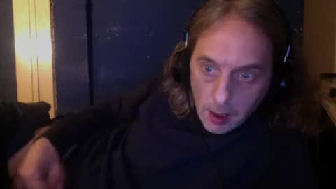 Snapshot of bangintoleather chatting on January 26, 2:45 am bangintoleather online show from January 26, 2:45 am