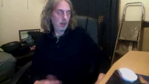 Snapshot of bangintoleather chatting on September 11, 2:33 am bangintoleather online show from September 11, 2:33 am