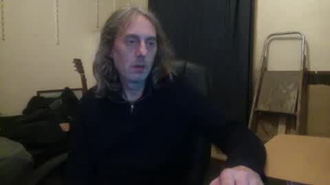 Snapshot of bangintoleather chatting on October 19, 1:50 am bangintoleather online show from October 19, 1:50 am