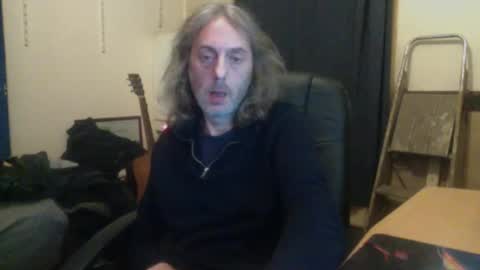 Snapshot of bangintoleather chatting on October 26, 2:28 am bangintoleather online show from October 26, 2:28 am