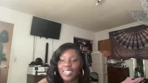 Chelly online show from April 10, 5:28 pm