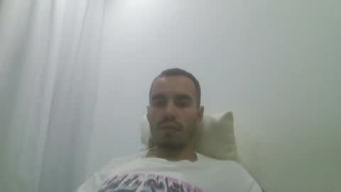 Snapshot of bape42 chatting on December 18, 1:00 am Bape online show from December 18, 1:00 am