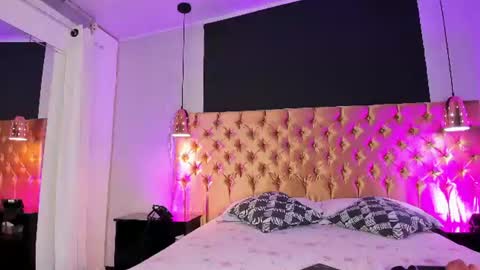 Snapshot of barbaraferrer_ chatting on July 7, 5:32 am Barbara online show from July 7, 5:32 am