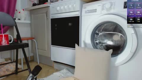 Amina online show from September 29, 5:18 pm